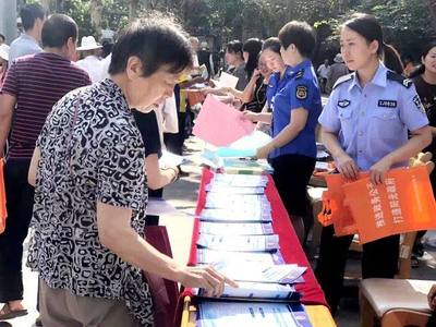 灞橋區(qū)深化政務公開，以專業(yè)服務助力社會經(jīng)濟咨詢