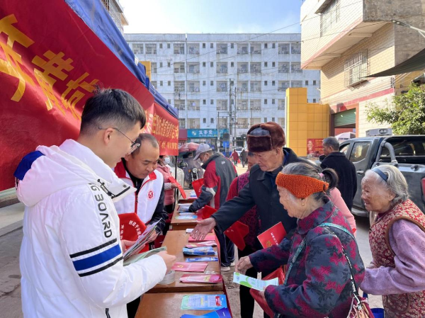 黃坑鎮(zhèn)開展統(tǒng)計法治宣傳活動，深化社會經(jīng)濟咨詢服務